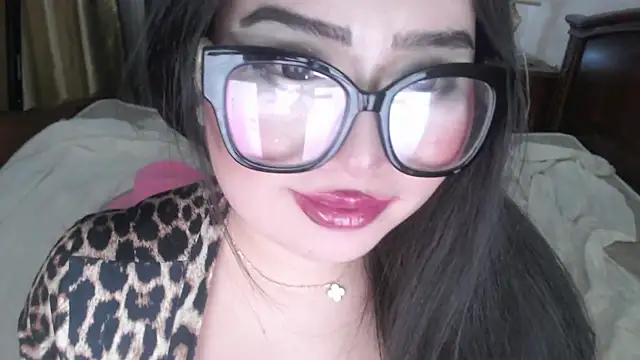 Snapshot of cutie_sakura chatting on 03/08/25, 03:56 cutie sakura online show from 03/08/25, 03:56