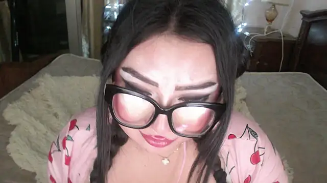 Snapshot of cutie_sakura chatting on 03/09/25, 05:17 cutie sakura online show from 03/09/25, 05:17