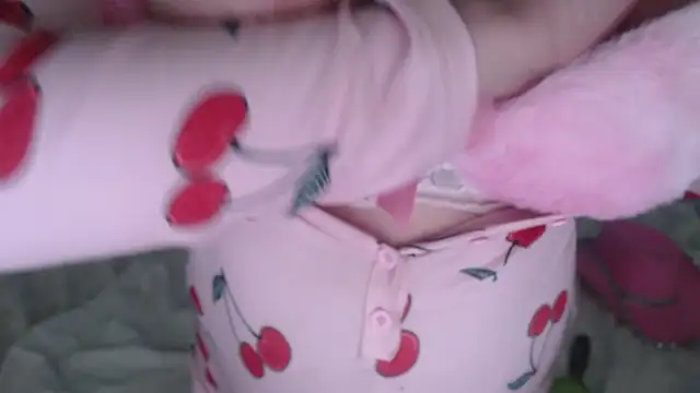 Snapshot of cutie_sakura chatting on 03/13/25, 04:45 cutie sakura online show from 03/13/25, 04:45