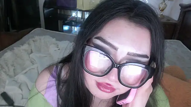 Snapshot of cutie_sakura chatting on 03/15/25, 05:48 cutie sakura online show from 03/15/25, 05:48