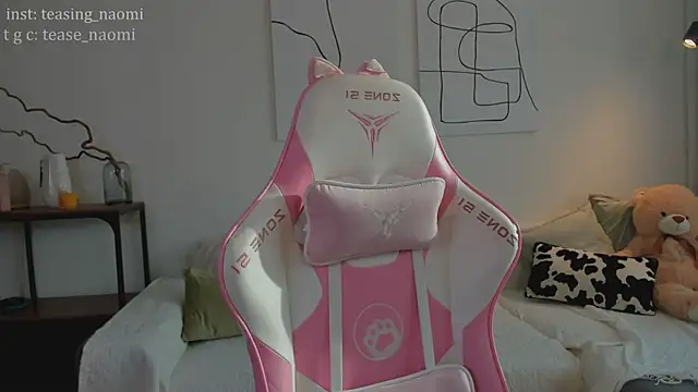 Snapshot of aesthetics__tease chatting on 04/03/26, 01:25 aesthetics tease online show from 04/03/26, 01:25