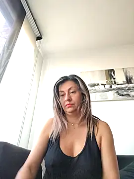 Latiinvenushot online show from 02/28/26, 11:55