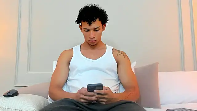 Snapshot of Dominick_star chatting on 12/06/24, 03:30 Dominick star online show from 12/06/24, 03:30