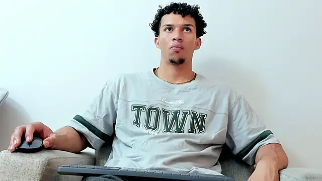 Snapshot of Dominick_star chatting on 01/16/25, 03:23 Dominick star online show from 01/16/25, 03:23