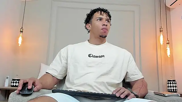 Snapshot of Dominick_star chatting on 02/06/25, 04:21 Dominick star online show from 02/06/25, 04:21