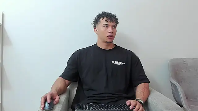 Snapshot of Dominick_star chatting on 02/12/25, 05:15 Dominick star online show from 02/12/25, 05:15