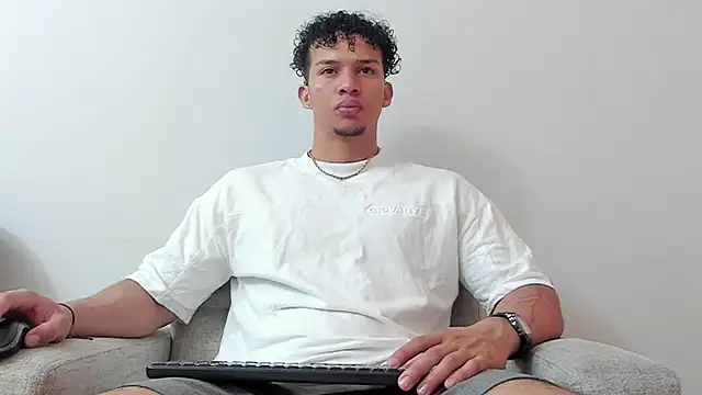 Snapshot of Dominick_star chatting on 03/13/25, 03:44 Dominick star online show from 03/13/25, 03:44