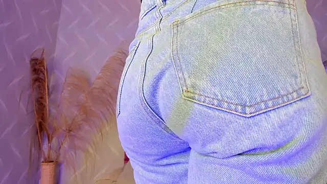 natalia aguirre1 online show from 02/19/25, 12:44