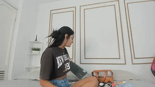 natalia aguirre1 online show from 02/23/25, 12:37