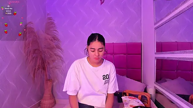 natalia aguirre1 online show from 02/28/25, 12:20