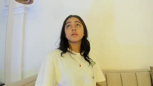 natalia aguirre1 online show from 10/13/25, 12:27