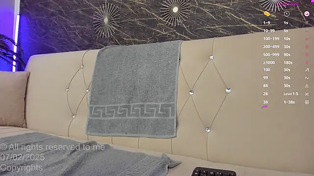 moona ray online show from 02/08/25, 05:18