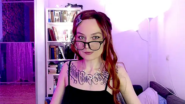 Snapshot of mischellemeow13 chatting on 02/09/25, 01:11 mischellemeow13 online show from 02/09/25, 01:11