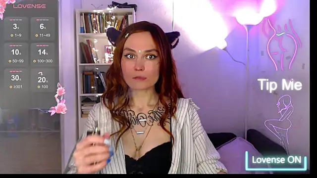 Snapshot of mischellemeow13 chatting on 02/21/25, 09:54 mischellemeow13 online show from 02/21/25, 09:54