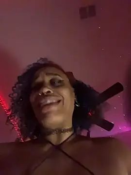 loveluna8 online show from 12/21/25, 10:39