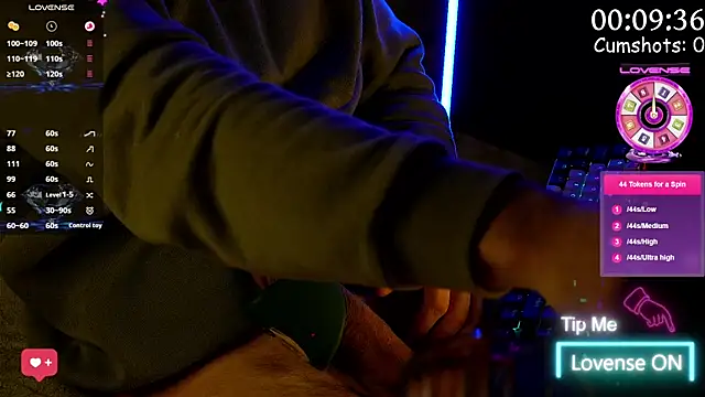 Snapshot of coupleofficial chatting on 01/23/25, 10:01 coupleofficial online show from 01/23/25, 10:01