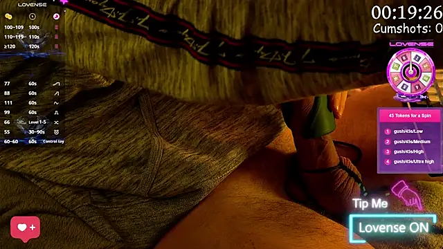 Snapshot of coupleofficial chatting on 01/27/25, 10:49 coupleofficial online show from 01/27/25, 10:49