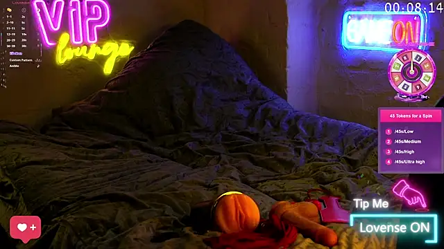 Snapshot of coupleofficial chatting on 03/14/25, 10:05 coupleofficial online show from 03/14/25, 10:05