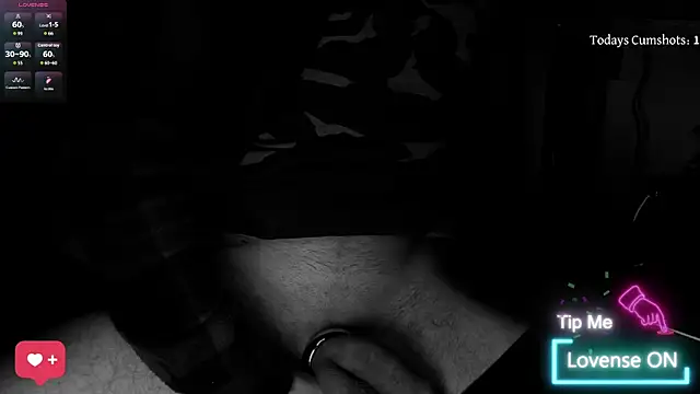 Snapshot of coupleofficial chatting on 09/17/25, 06:09 coupleofficial online show from 09/17/25, 06:09