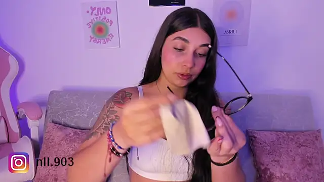 Snapshot of sensualhaven_ chatting on 12/18/24, 11:30 sensualhaven online show from 12/18/24, 11:30