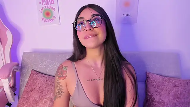 Snapshot of sensualhaven_ chatting on 01/11/25, 03:44 sensualhaven online show from 01/11/25, 03:44