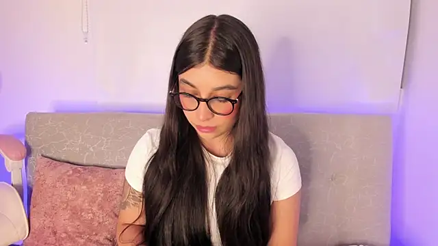 Snapshot of sensualhaven_ chatting on 03/11/25, 11:48 sensualhaven online show from 03/11/25, 11:48