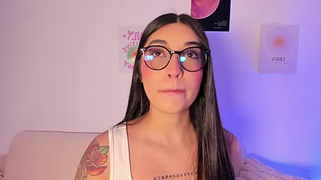 Snapshot of sensualhaven_ chatting on 11/04/25, 12:10 sensualhaven online show from 11/04/25, 12:10