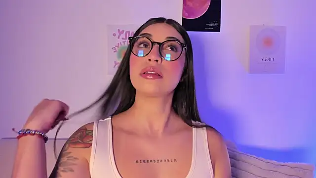 Snapshot of sensualhaven_ chatting on 11/16/25, 01:11 sensualhaven online show from 11/16/25, 01:11