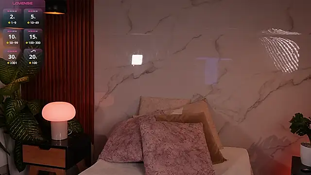 lexiee grey  online show from 05/08/26, 11:48