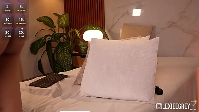 lexiee grey  online show from 06/03/26, 02:33