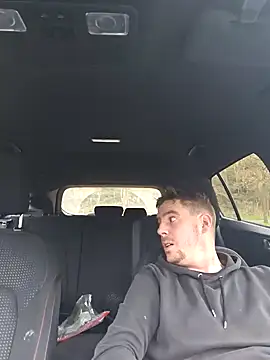 Snapshot of Titanhoott chatting on 01/25/25, 11:02 Titanhoott online show from 01/25/25, 11:02