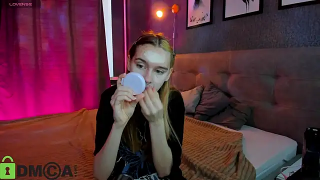 Lesi Moonie01 online show from 10/14/25, 06:36