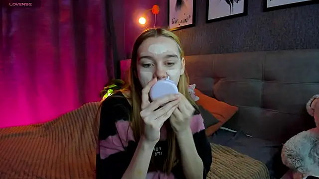 Lesi Moonie01 online show from 11/03/25, 08:59