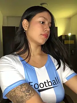 Snapshot of EmmaRossem chatting on 12/20/25, 07:43 EmmaRossem online show from 12/20/25, 07:43