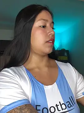 Snapshot of EmmaRossem chatting on 02/21/26, 07:48 EmmaRossem online show from 02/21/26, 07:48