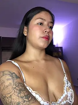 Snapshot of EmmaRossem chatting on 03/03/26, 07:09 EmmaRossem online show from 03/03/26, 07:09