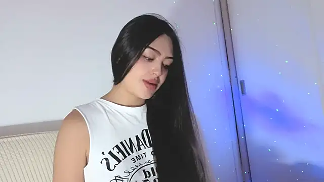 Snapshot of Sweet-Sophiee chatting on 05/23/26, 02:28 Sweet-Sophiee online show from 05/23/26, 02:28