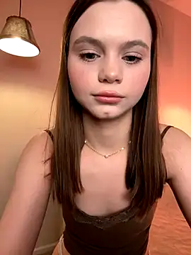 its me lissa  online show from 10/14/25, 03:57