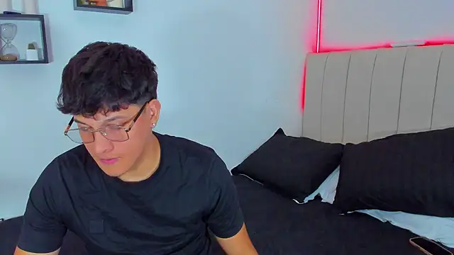 Snapshot of kittyandrick chatting on 04/08/26, 09:53 kittyandrick online show from 04/08/26, 09:53