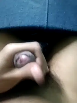 Snapshot of AloneDick chatting on 11/24/25, 09:42 AloneDick online show from 11/24/25, 09:42