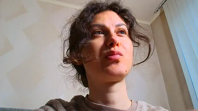 Snapshot of LeggyLover90 chatting on 05/13/26, 04:59 LeggyLover90 online show from 05/13/26, 04:59