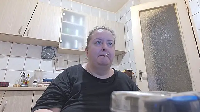 Snapshot of melissaBlessing chatting on 01/31/25, 04:25 melissaBlessing online show from 01/31/25, 04:25