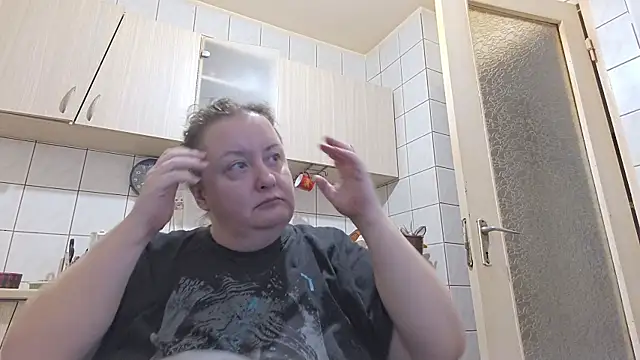 Snapshot of melissaBlessing chatting on 02/06/25, 04:10 melissaBlessing online show from 02/06/25, 04:10