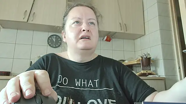 Snapshot of melissaBlessing chatting on 03/23/25, 06:58 melissaBlessing online show from 03/23/25, 06:58