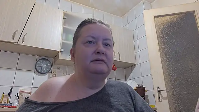 Snapshot of melissaBlessing chatting on 10/04/25, 02:09 melissaBlessing online show from 10/04/25, 02:09