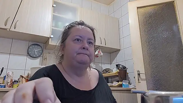 Snapshot of melissaBlessing chatting on 10/09/25, 02:09 melissaBlessing online show from 10/09/25, 02:09