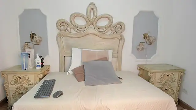  chloe adams online show from 11/24/25, 11:43