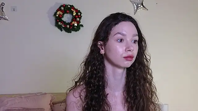 Snapshot of katycrown chatting on 01/07/25, 02:08 katycrown online show from 01/07/25, 02:08