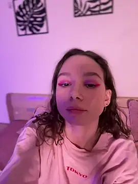 Snapshot of katycrown chatting on 03/13/25, 12:35 katycrown online show from 03/13/25, 12:35