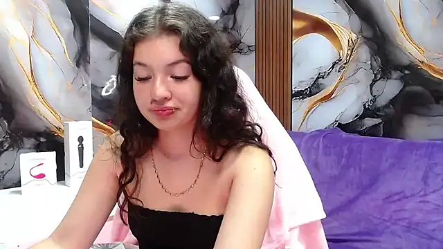 lilimini032 online show from 06/17/26, 08:21